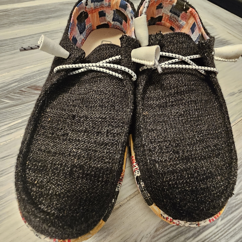 Women's Hey Dudes size 7